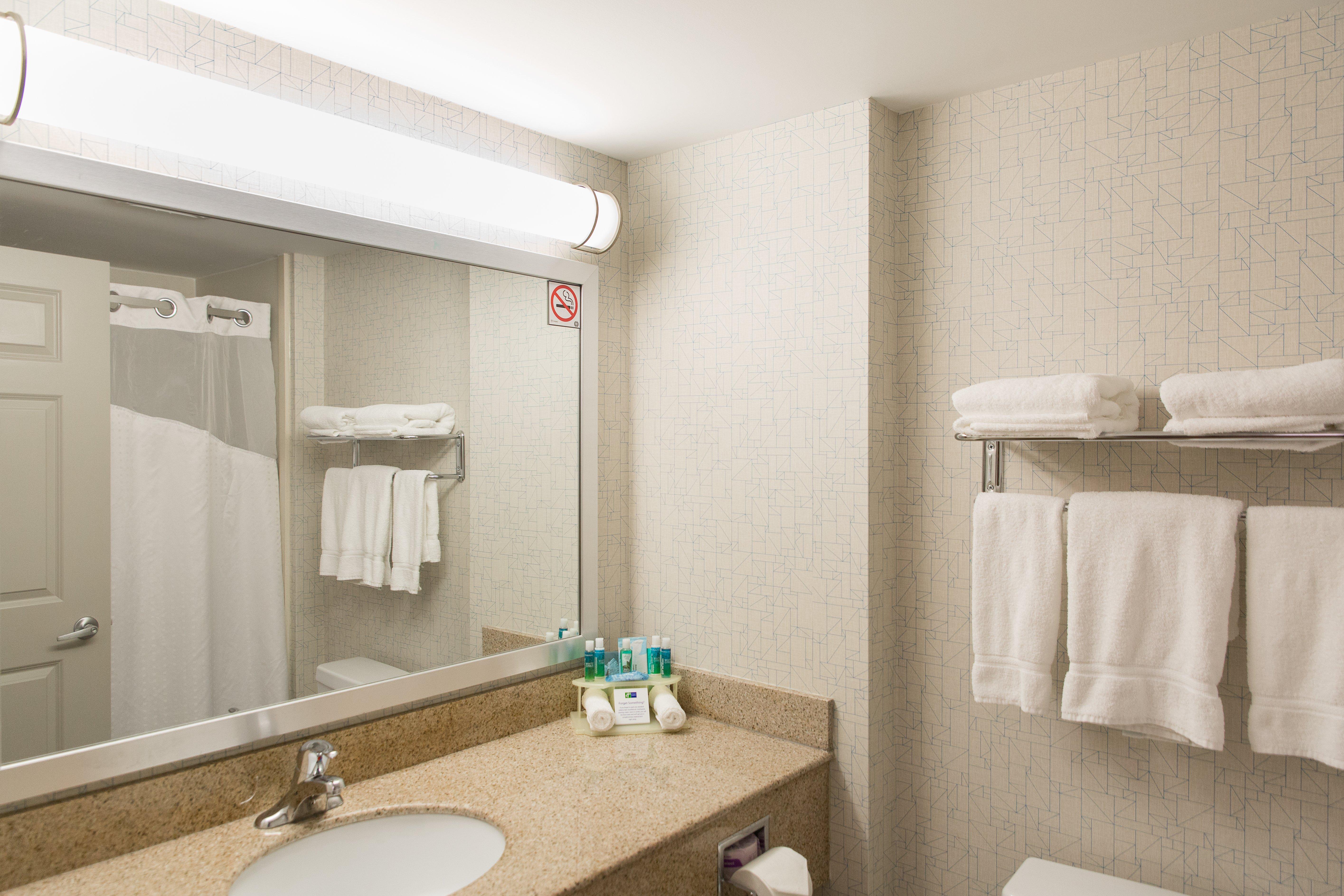 Holiday Inn Express Brampton By Ihg Exterior foto