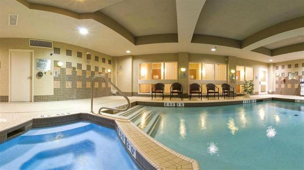Holiday Inn Express Brampton By Ihg Exterior foto