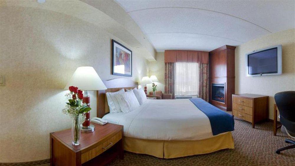 Holiday Inn Express Brampton By Ihg Exterior foto